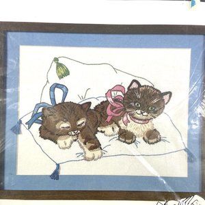 Crewel Embroidery Kit Kittens Cat Cottage Grandma Craft Size 9 x 12  Vogart 2201